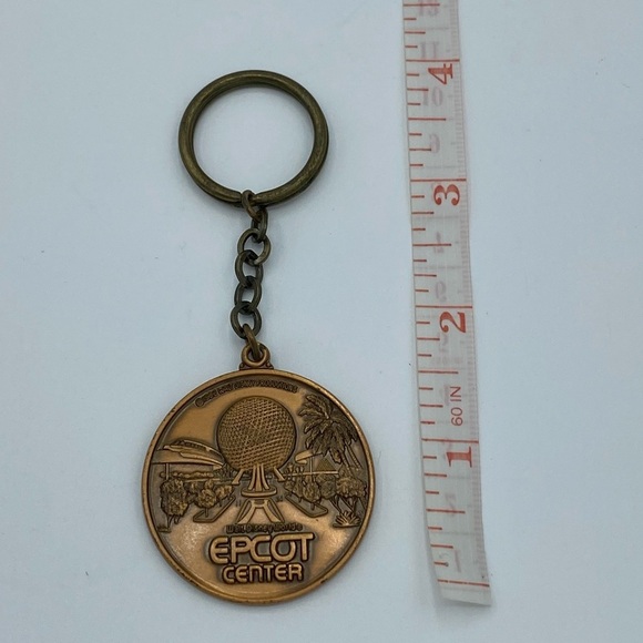 Vintage 1982 Disney Walt Disney World Epcot Center Golden Bronze Coin Keychain - Picture 5 of 6